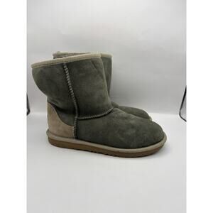 Ugg Classic Short II gray Boots Kids Size 5